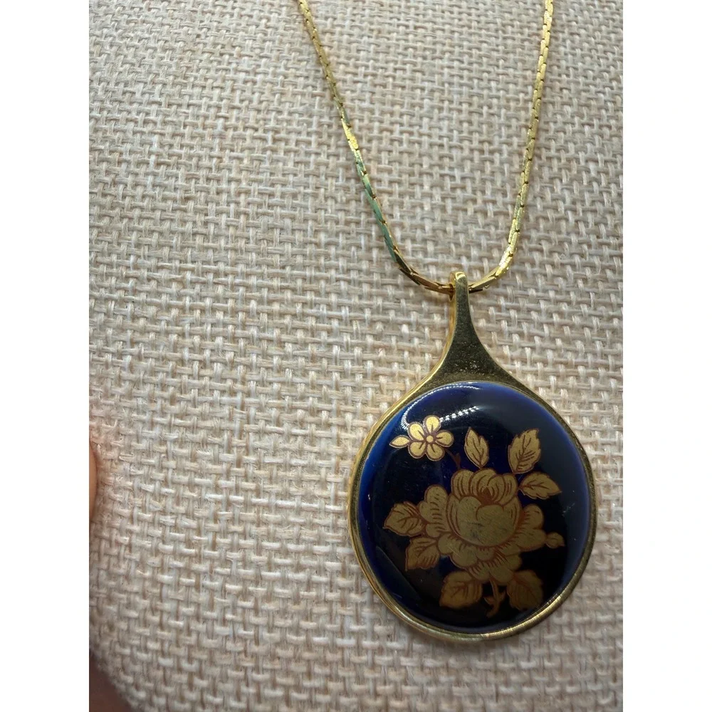 Vintage Limoges Cadeaux France Cobalt Blue Gold Floral Porcelain Necklace - Picture 4 of 7